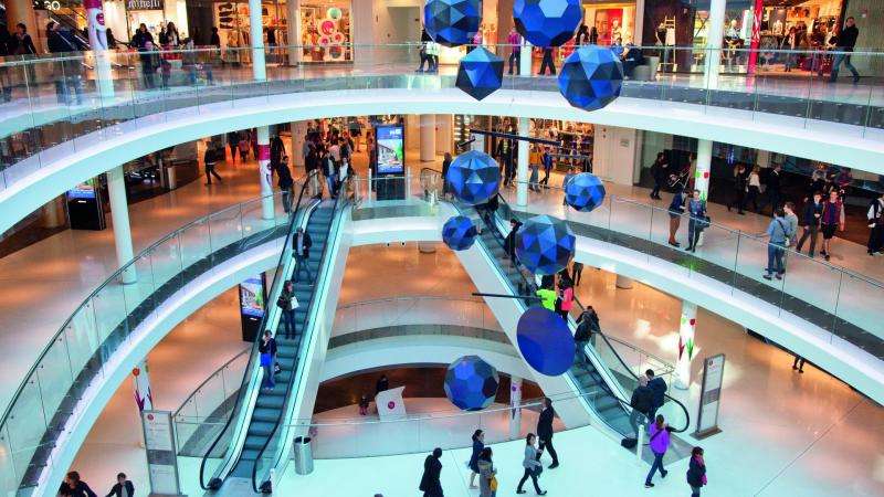 Les soldes d'hiver prennent une autre dimension à Paris