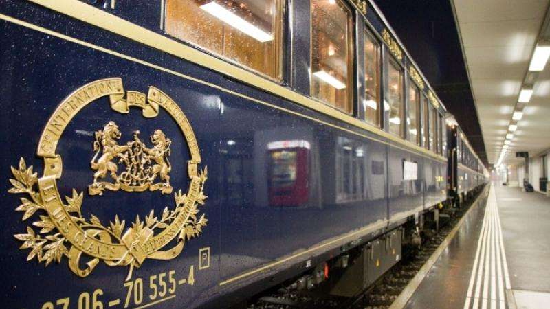 Dîner gastronomique à L'Orient Express au cœur de Paris